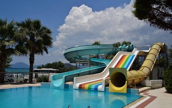 Les meilleurs campings avec piscine en Lubéron
