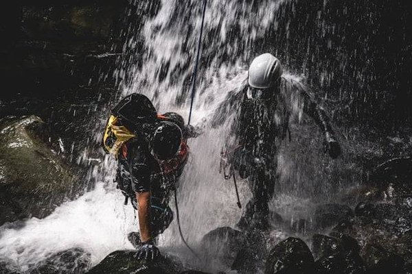 7 Voies d'Escalade Incontournables dans les Gorges de l'Ardèche